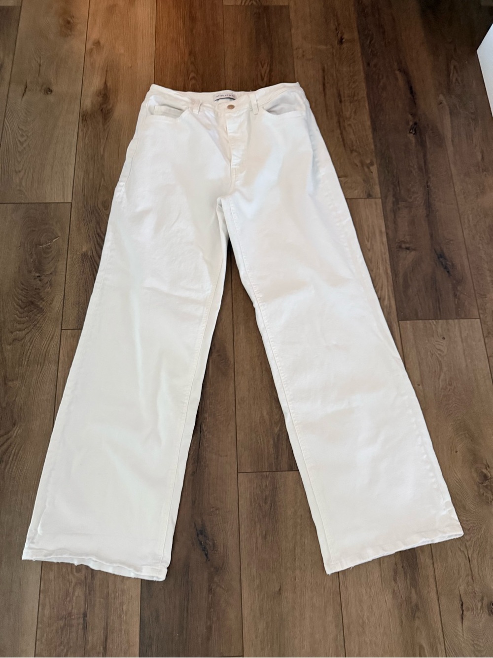 Flying Monkey Women’s White Straight-Leg Jeans